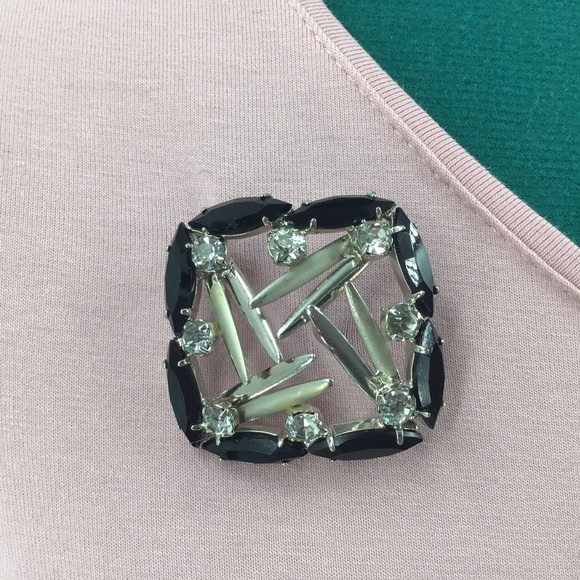 Vintage Rhinestone Brooch - Picture 9 of 13